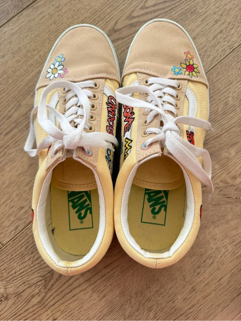 Vans Butter Yellow X  Elmo Sesame Street low top Sneaker - 7 men’s or 8.5 womens